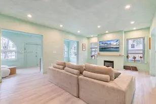22 NE 44th St, Miami, FL 33137 - Photo 12