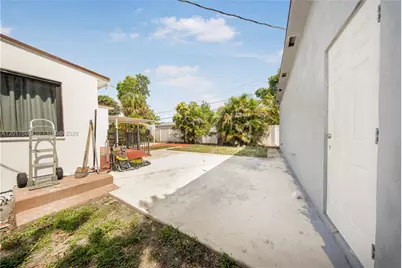 661 E 7th St, Hialeah, FL 33010 - Photo 24
