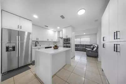 661 E 7th St, Hialeah, FL 33010 - Photo 10