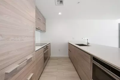 1300 S Miami Ave #1411, Miami, FL 33130 - Photo 4