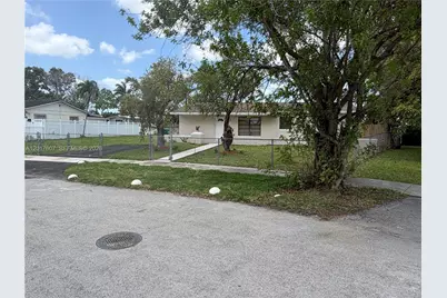 10375 SW 152nd Ter #B, Miami, FL 33157 - Photo 4