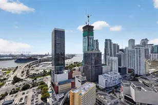 121 NE 5th St, Miami, FL 33132 - Photo 24