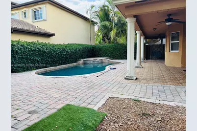 8872 SW 208th Ter, Cutler Bay, FL 33189 - Photo 18