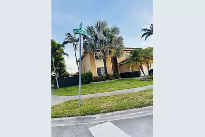 8872 SW 208th Ter, Cutler Bay, FL 33189 - Photo 2