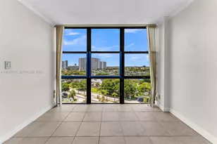 800 Parkview Dr, Hallandale Beach, FL 33009 - Photo 20