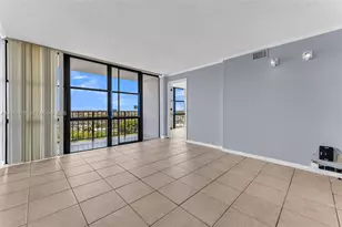 800 Parkview Dr, Hallandale Beach, FL 33009 - Photo 14