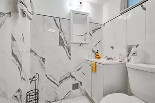 7850 Byron Ave, Miami Beach, FL 33141 - Photo 28