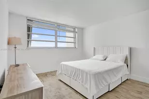 7850 Byron Ave, Miami Beach, FL 33141 - Photo 24