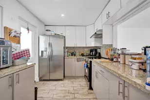 7850 Byron Ave, Miami Beach, FL 33141 - Photo 30