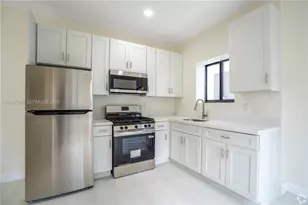 433 SW 6th St, Miami, FL 33130 - Photo 8