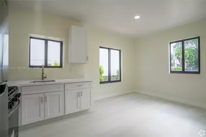 433 SW 6th St #10, Miami, FL 33130 - Photo 10