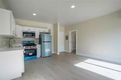 433 SW 6th St #10, Miami, FL 33130 - Photo 4