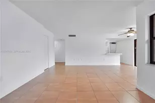 10296 NW 9th St Cir, Miami, FL 33172 - Photo 2
