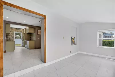 1130 NW 57th St, Miami, FL 33127 - Photo 12