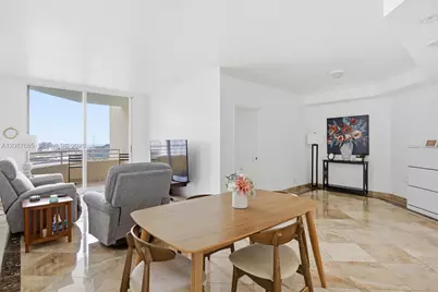888 Brickell Key Dr #2010, Miami, FL 33131 - Photo 4