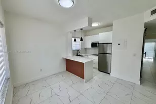 421 NW 13th Ave, Miami, FL 33125 - Photo 2