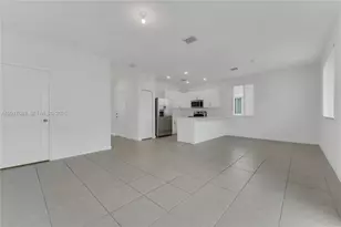 725 SE 14th Ct, Homestead, FL 33034 - Photo 10
