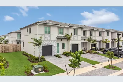 725 SE 14th Ct, Homestead, FL 33034 - Photo 2