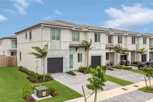 725 SE 14th Ct, Homestead, FL 33034 - Photo 2