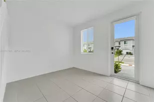 725 SE 14th Ct, Homestead, FL 33034 - Photo 4