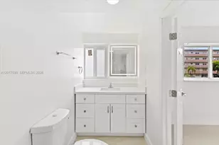 319 NE 14th Ave, Hallandale Beach, FL 33009 - Photo 12