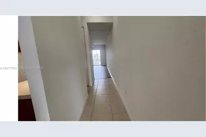 3600 Oaks Clubhouse Dr #511, Pompano Beach, FL 33069 - Photo 8