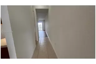 3600 Oaks Clubhouse Dr, Pompano Beach, FL 33069 - Photo 8