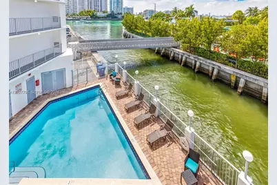 1674 Bay Rd #302, Miami Beach, FL 33139 - Photo 12