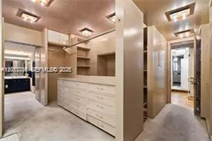 11111 Biscayne Blvd, North Miami Beach, FL 33181 - Photo 18