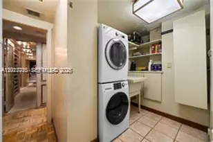 11111 Biscayne Blvd, North Miami Beach, FL 33181 - Photo 34
