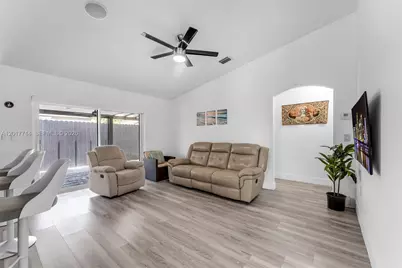 13285 NW 11th St, Miami, FL 33182 - Photo 6
