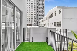 2780 NE 183rd St, Aventura, FL 33160 - Photo 14