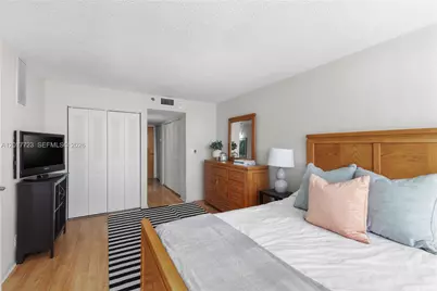 7601 E Treasure Dr #2001, North Bay Village, FL 33141 - Photo 10