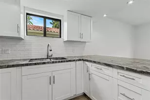 122 SW 56th Ave, Miami, FL 33134 - Photo 12