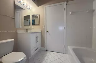 2434 Cordoba Bend, Weston, FL 33327 - Photo 10