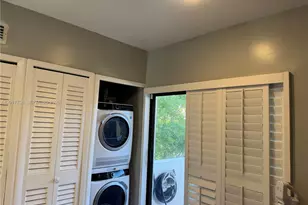 421 Swallow Dr, Miami Springs, FL 33166 - Photo 6