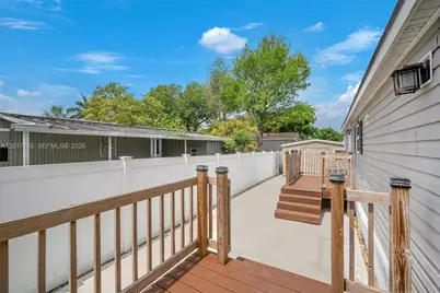 730 NW 217th Ter, Pembroke Pines, FL 33029 - Photo 24
