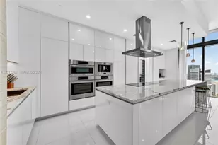 88 SW 7th St, Miami, FL 33130 - Photo 8