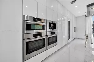 88 SW 7th St, Miami, FL 33130 - Photo 14