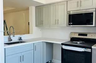 380 NW 85th Pl, Miami, FL 33126 - Photo 4