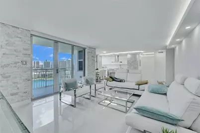 18041 Biscayne Blvd #1804, Aventura, FL 33160 - Photo 2