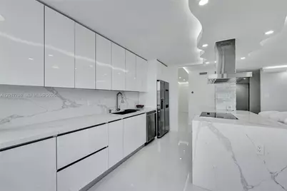 18041 Biscayne Blvd #1804, Aventura, FL 33160 - Photo 4
