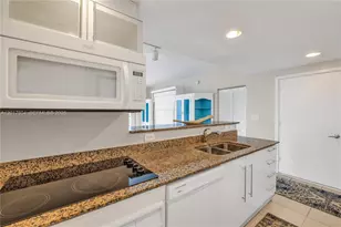 335 S Biscayne Blvd, Miami, FL 33131 - Photo 10