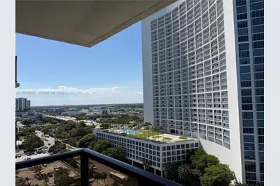 600 NE 36th St #1610, Miami, FL 33137 - Photo 2