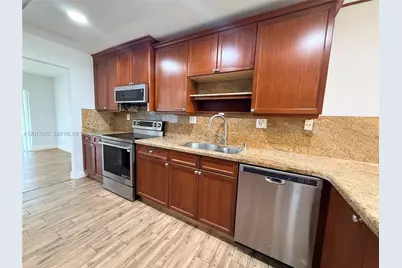 9717 N New River Canal Rd. #406, Plantation, FL 33324 - Photo 8