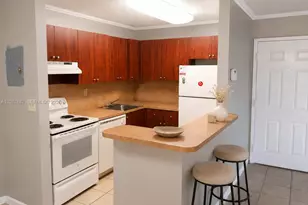 7235 NW 179th St, Hialeah, FL 33015 - Photo 6