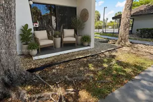 7235 NW 179th St, Hialeah, FL 33015 - Photo 2