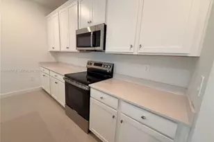 3917 Passion Vine Dr, Fort Myers, FL 33920 - Photo 4