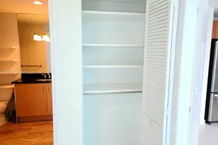300 S Biscayne Blvd, Miami, FL 33131 - Photo 6