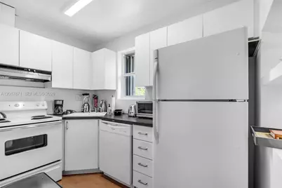 255 Sunrise Dr #207, Key Biscayne, FL 33149 - Photo 8